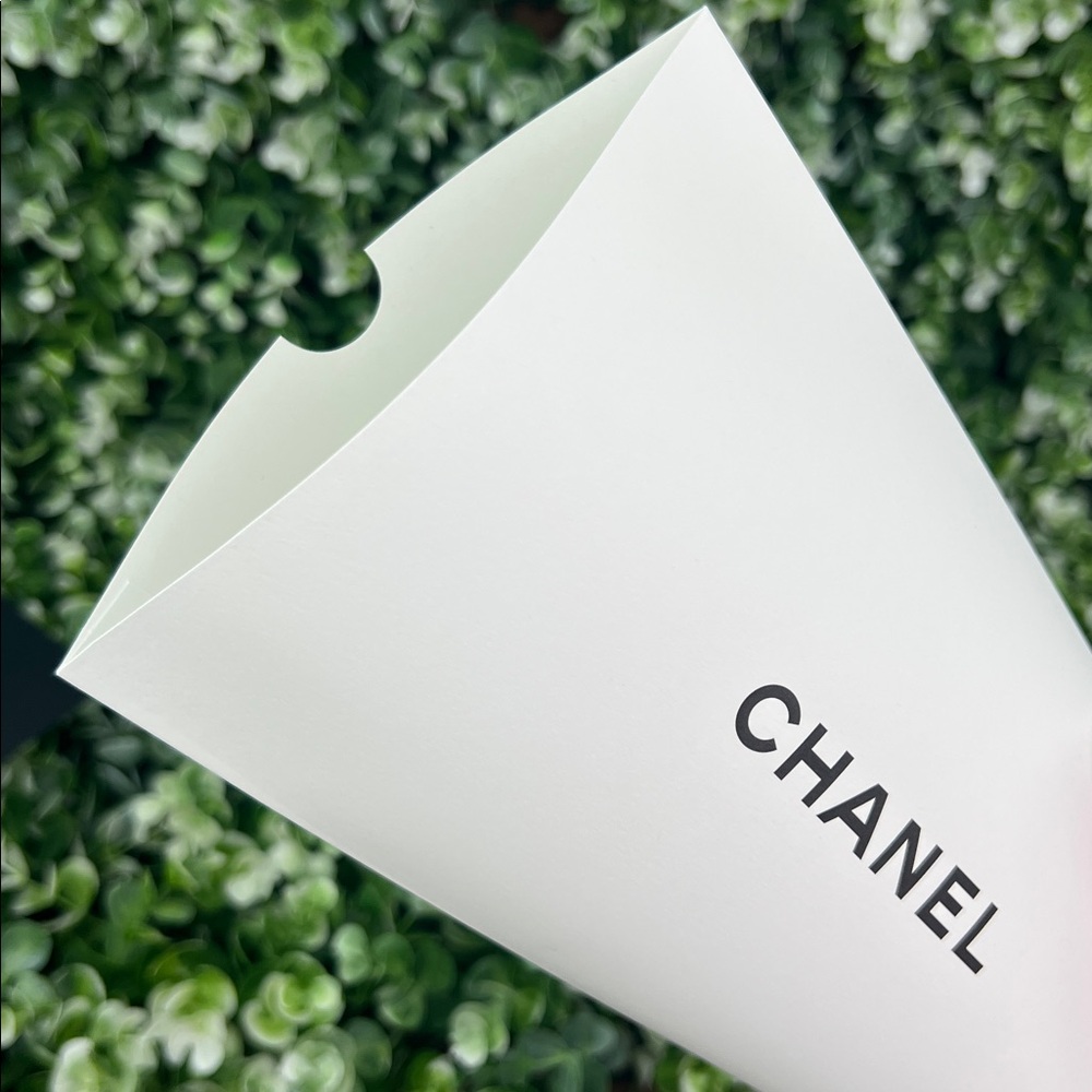 CHANEL Blank Card and Drawstring Pouch Gift Set - Picture 7 of 11